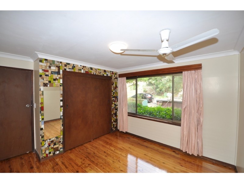 19 Nari Avenue, Point Clare NSW 2250