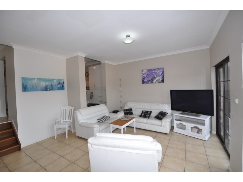 1/1 Joseph Lloyd Close, Gosford NSW 2250