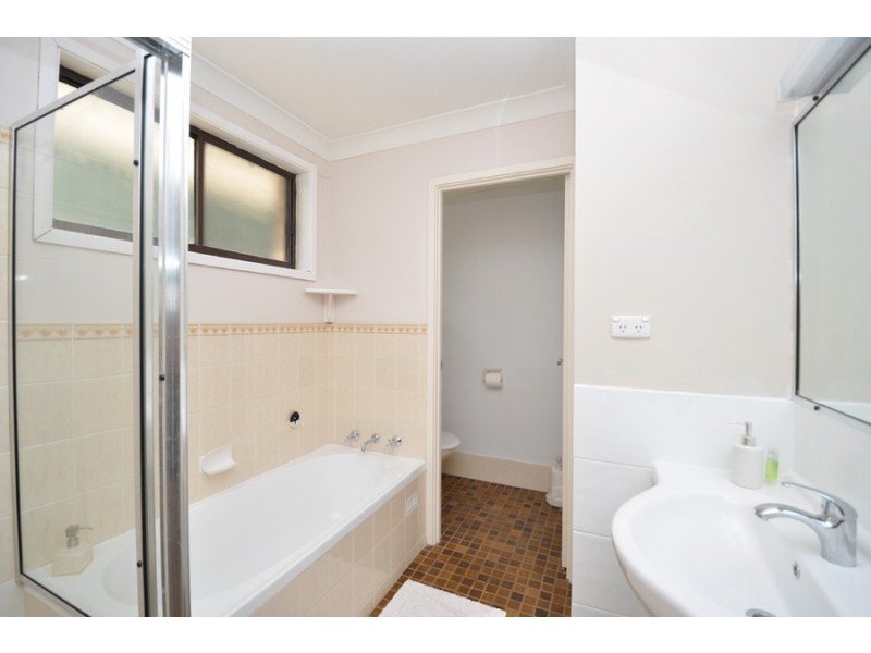 1/1 Joseph Lloyd Close, Gosford NSW 2250