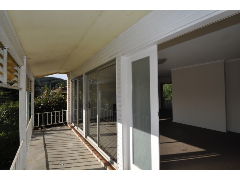 39 Orange Parade, Wyoming NSW 2250
