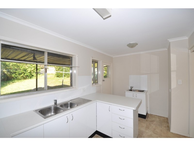 39 Orange Parade, Wyoming NSW 2250