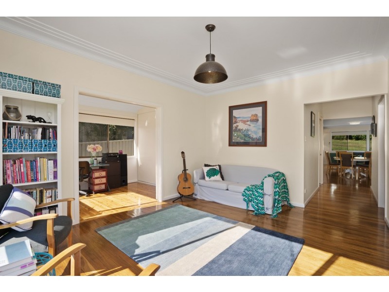 6 Maidens Brush Road, Wyoming NSW 2250