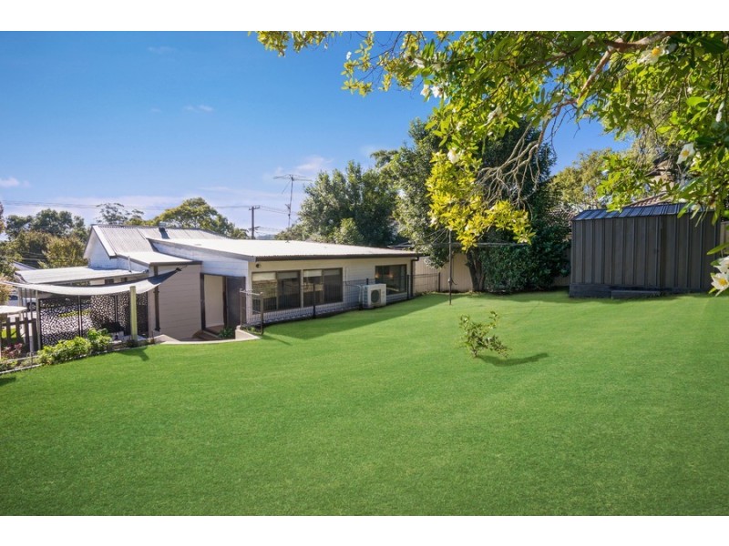 6 Maidens Brush Road, Wyoming NSW 2250