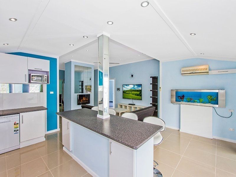 2 Waterview Crescent, Tascott NSW 2250