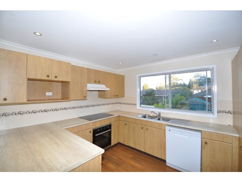 8 Blue Waters Parade, Tascott NSW 2250