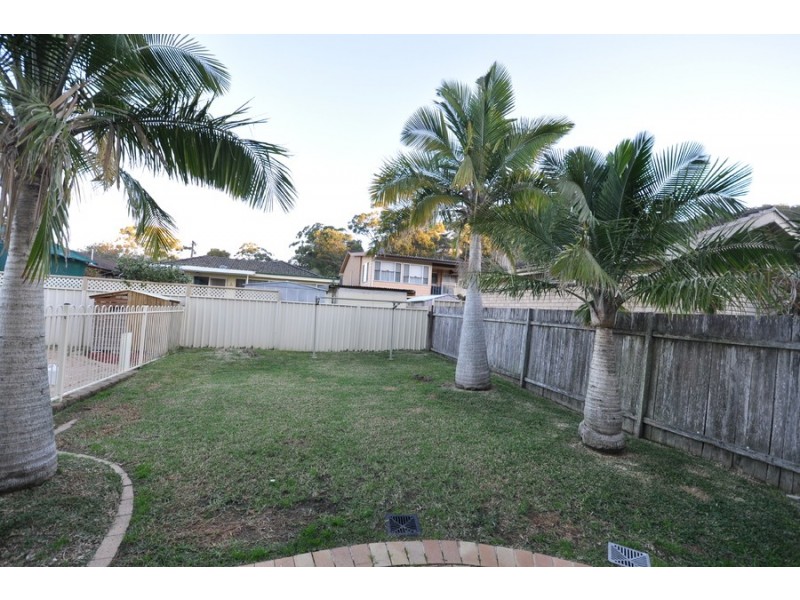 8 Blue Waters Parade, Tascott NSW 2250