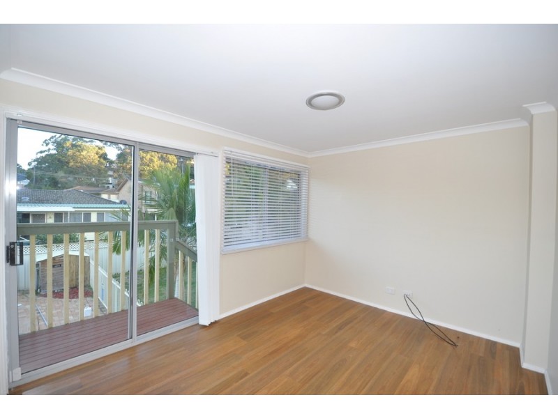 8 Blue Waters Parade, Tascott NSW 2250