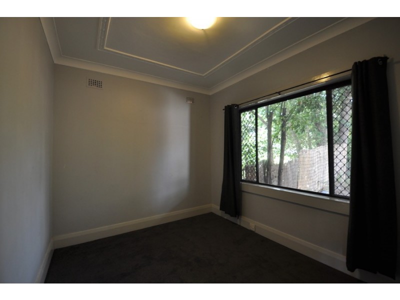 8 York Street, East Gosford NSW 2250