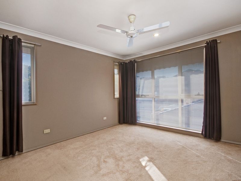 39 Kurrawa Avenue, Point Clare NSW 2250