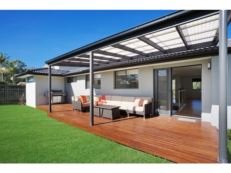 16 Dora Street, Lisarow NSW 2250