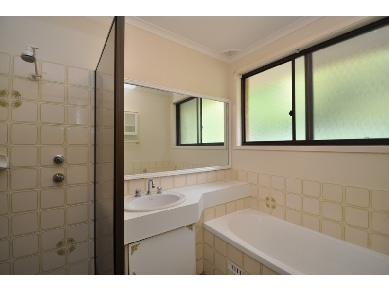 27 Rainforest Road, Wyoming NSW 2250