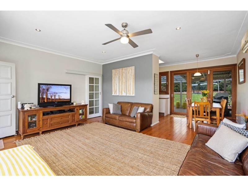 19 Orange Parade, Wyoming NSW 2250