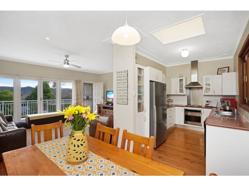 19 Orange Parade, Wyoming NSW 2250