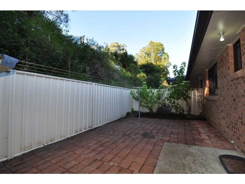 2/166 Albany Street, Point Frederick NSW 2250