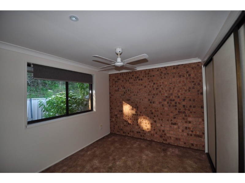2/166 Albany Street, Point Frederick NSW 2250