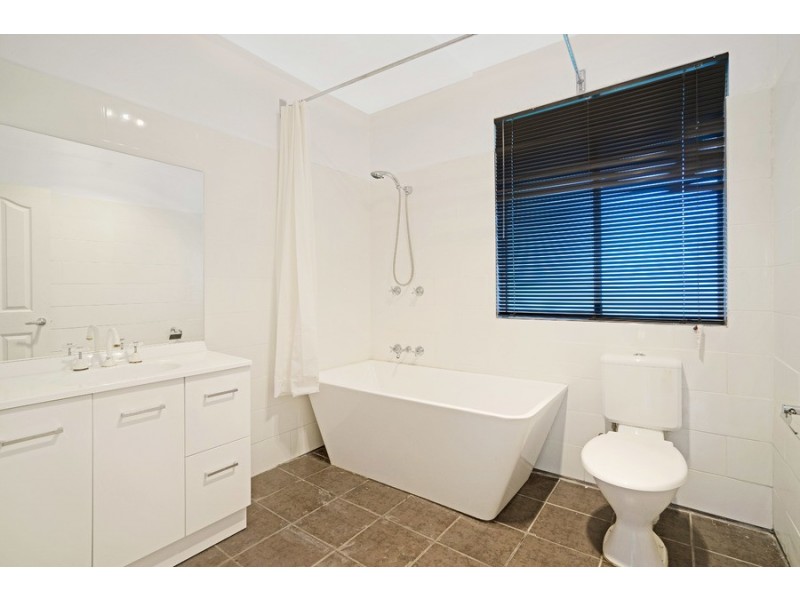 22 Orange Parade, Wyoming NSW 2250