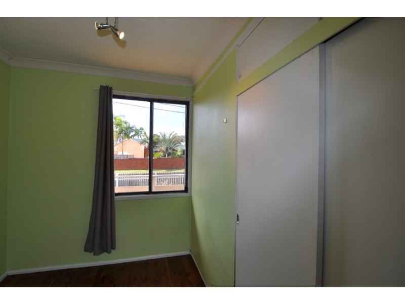 39 Golden Avenue, Point Clare NSW 2250