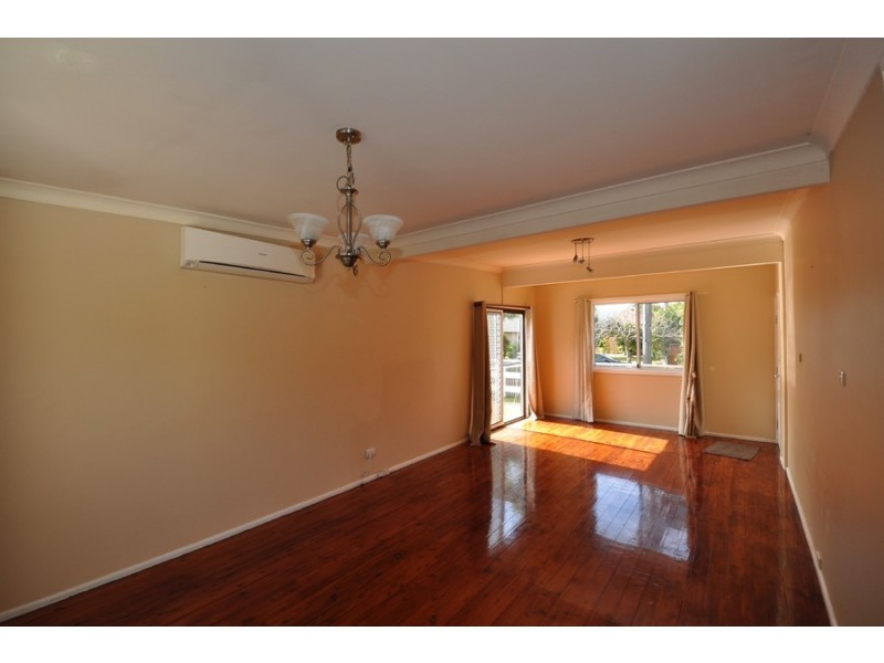 39 Golden Avenue, Point Clare NSW 2250