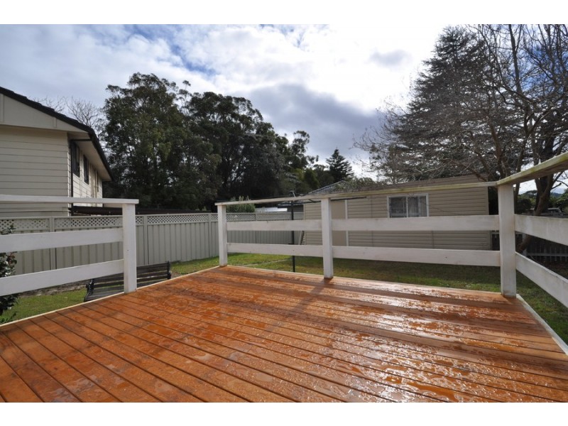 39 Golden Avenue, Point Clare NSW 2250