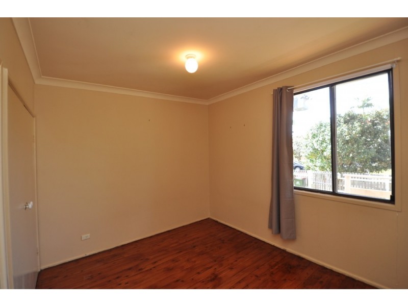 39 Golden Avenue, Point Clare NSW 2250