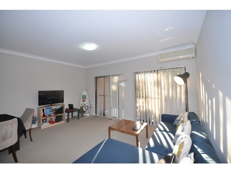 17/1 Batley Street, Gosford NSW 2250