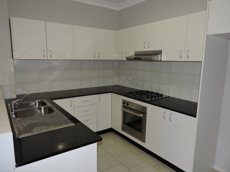 17/1 Batley Street, Gosford NSW 2250