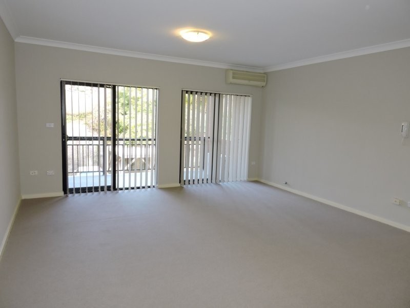 17/1 Batley Street, Gosford NSW 2250