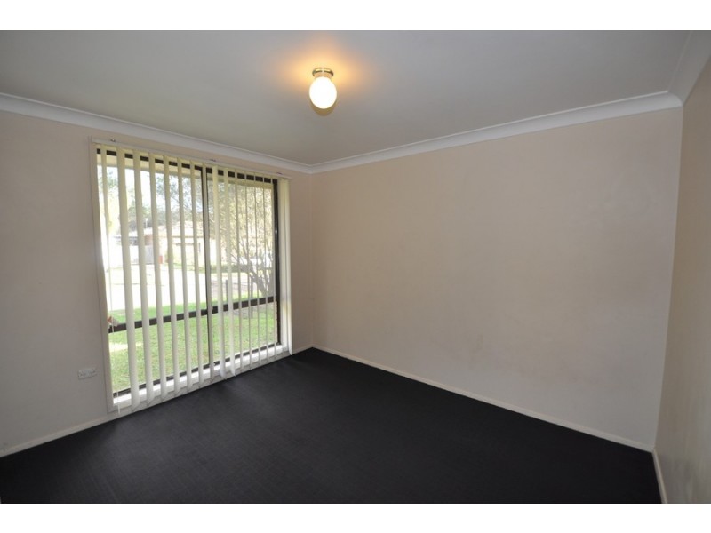13 Roselands Avenue, Wyoming NSW 2250