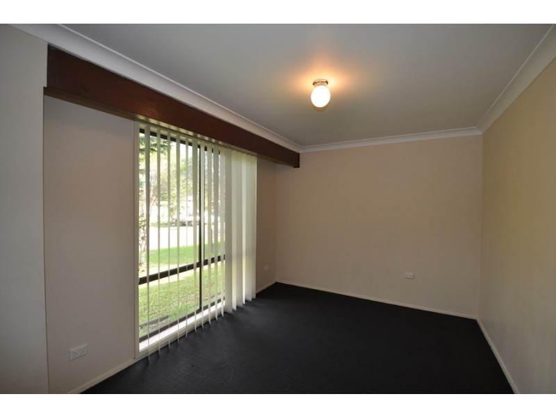 13 Roselands Avenue, Wyoming NSW 2250