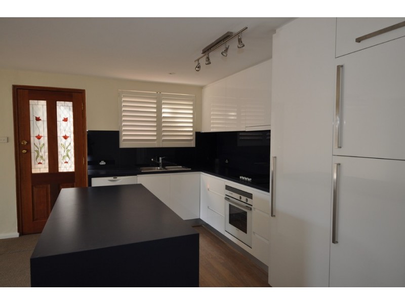 1/11 Lynn Avenue, Point Frederick NSW 2250