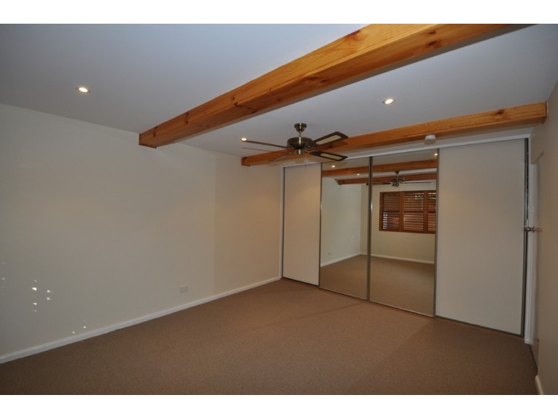 1/11 Lynn Avenue, Point Frederick NSW 2250