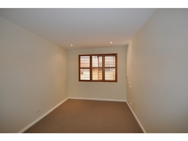 1/11 Lynn Avenue, Point Frederick NSW 2250