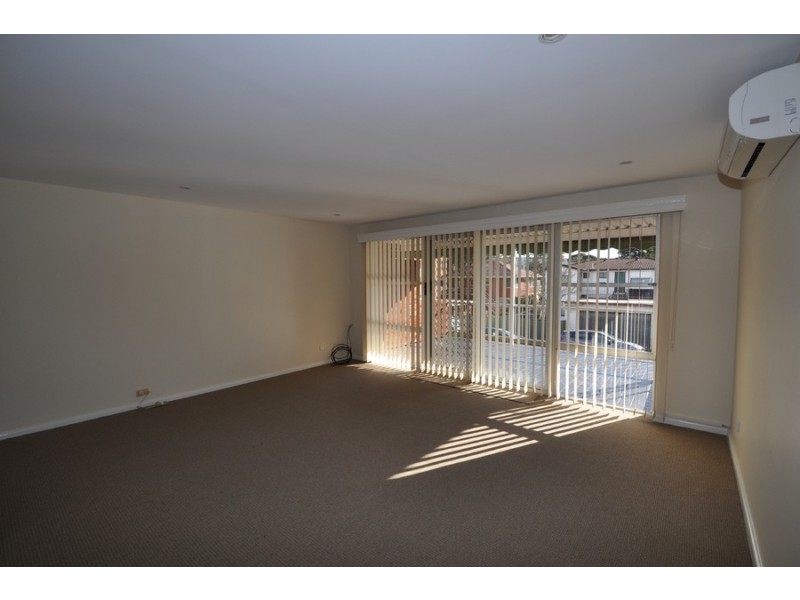 1/11 Lynn Avenue, Point Frederick NSW 2250