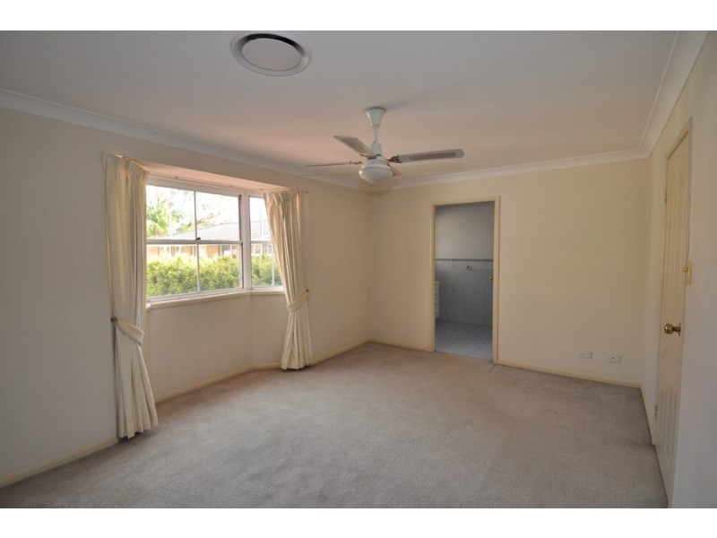 2/4 Duke Street, Point Frederick NSW 2250