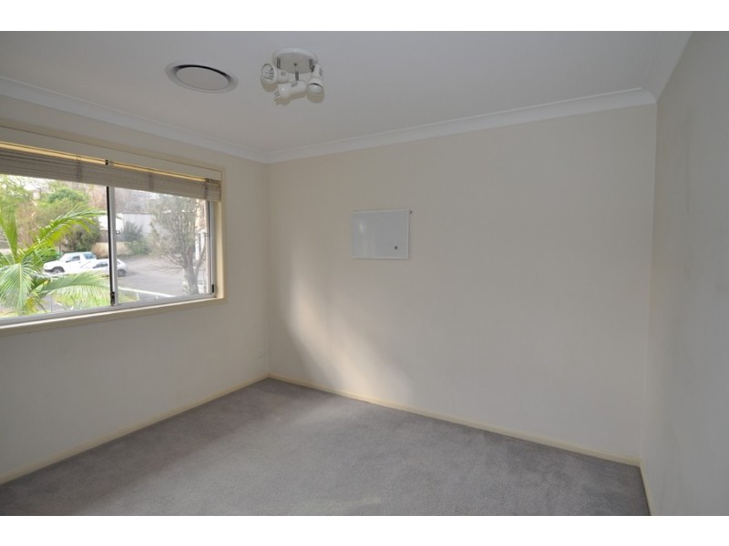2/4 Duke Street, Point Frederick NSW 2250