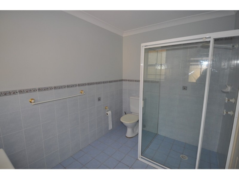 2/4 Duke Street, Point Frederick NSW 2250