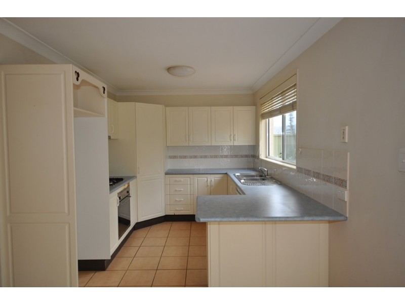 2/4 Duke Street, Point Frederick NSW 2250
