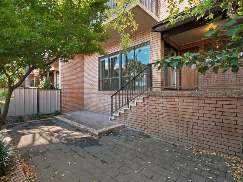 24/7 York Street, East Gosford NSW 2250