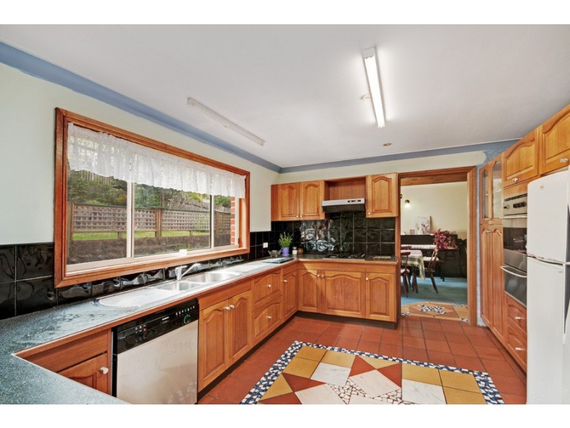 16 Roselands Avenue, Wyoming NSW 2250