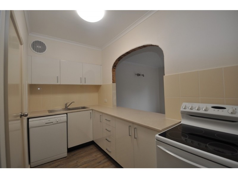 2/20 Russell Street, East Gosford NSW 2250