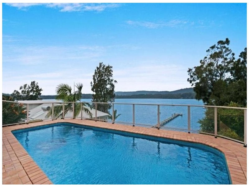 87 Caroline Street, East Gosford NSW 2250