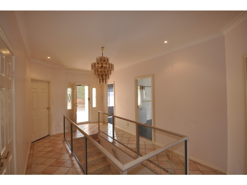 87 Caroline Street, East Gosford NSW 2250