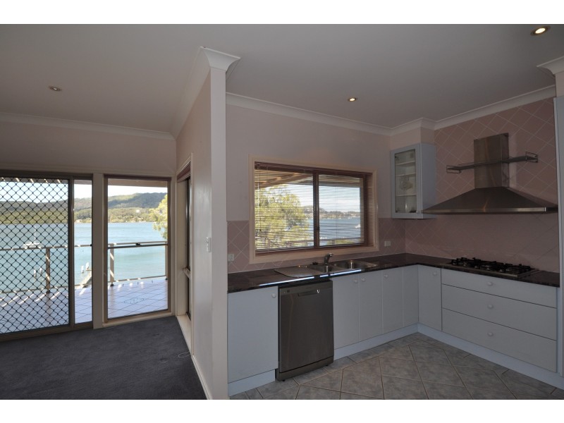 87 Caroline Street, East Gosford NSW 2250