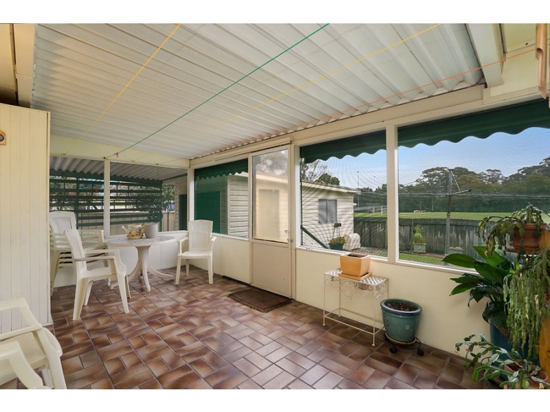 38 Day Street, Wyoming NSW 2250