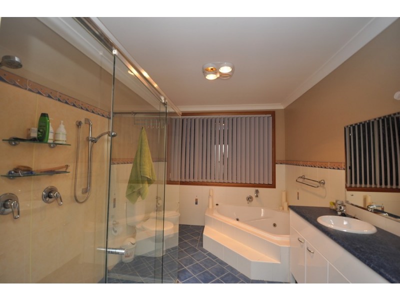 92 Bay View Avenue, East Gosford NSW 2250