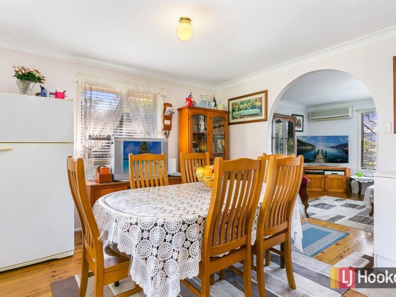 6 Berrys Head Road, Wyoming NSW 2250