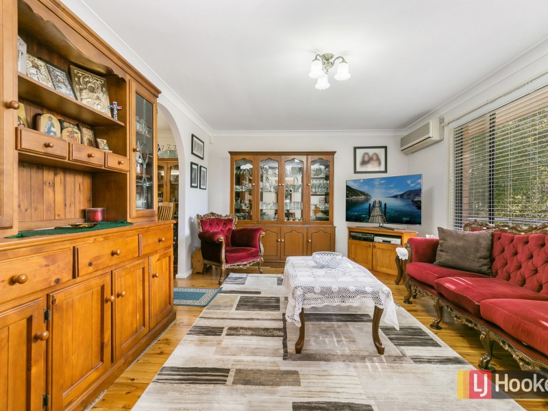 6 Berrys Head Road, Wyoming NSW 2250