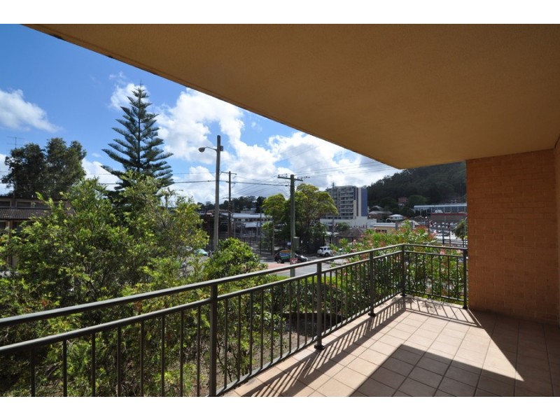 2/111 Faunce West Street, Gosford NSW 2250