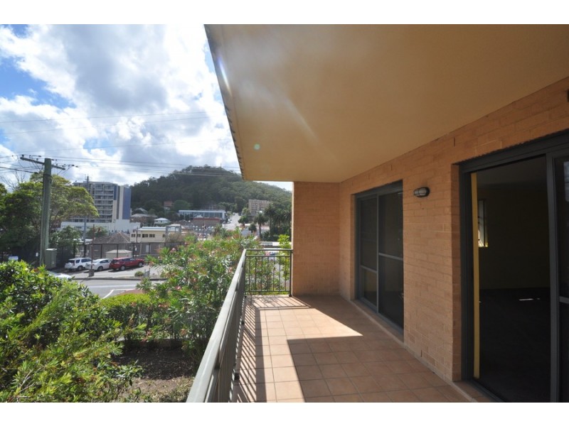 2/111 Faunce West Street, Gosford NSW 2250