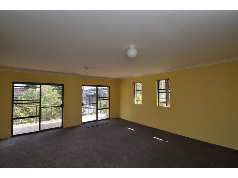 2/111 Faunce West Street, Gosford NSW 2250